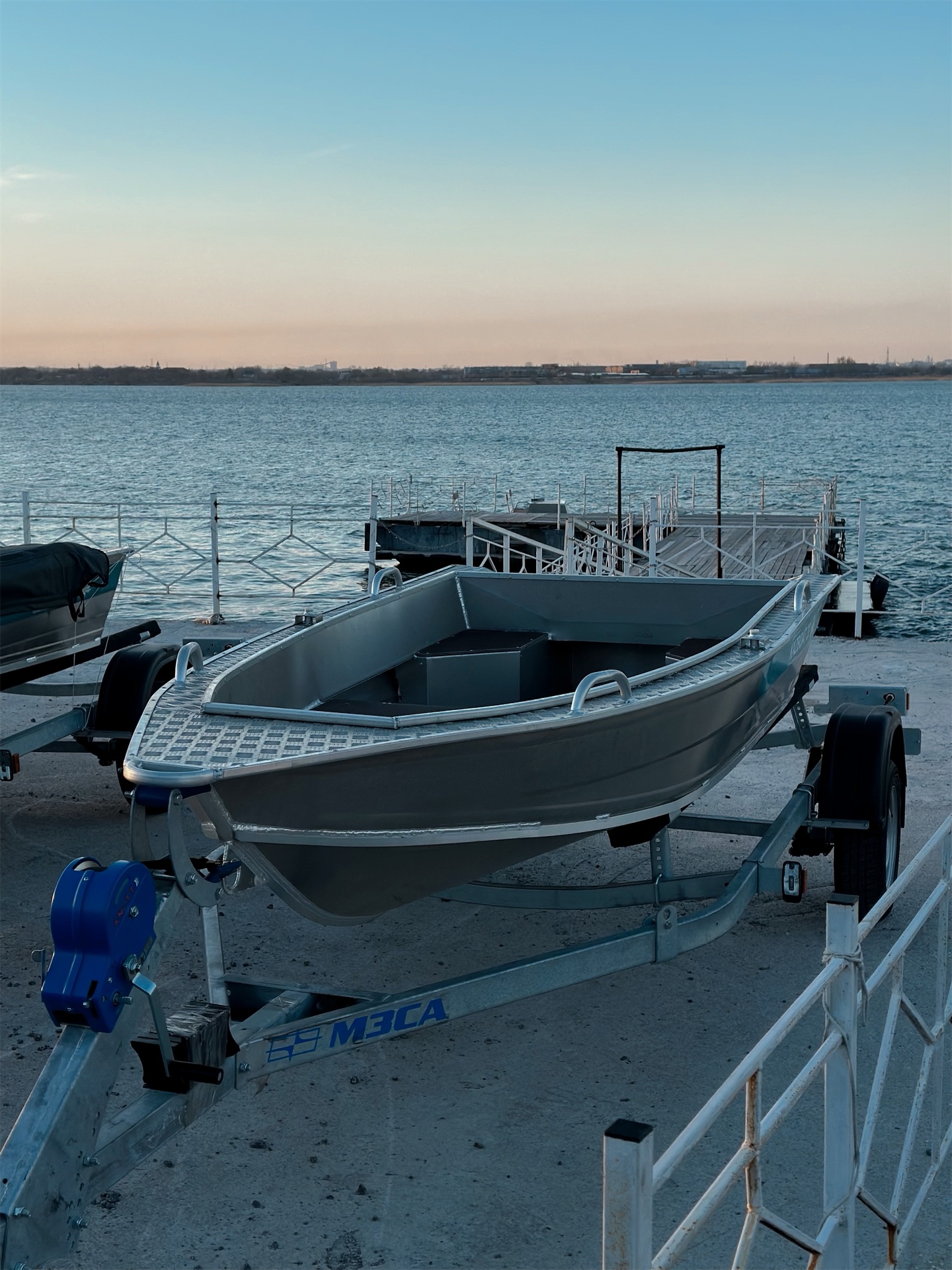 Лодка Kazboat 37